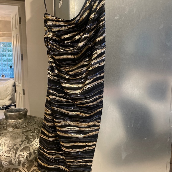 Dress - Picture 1 of 1